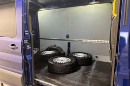sininen Ford Transit 2017 kuva 14.