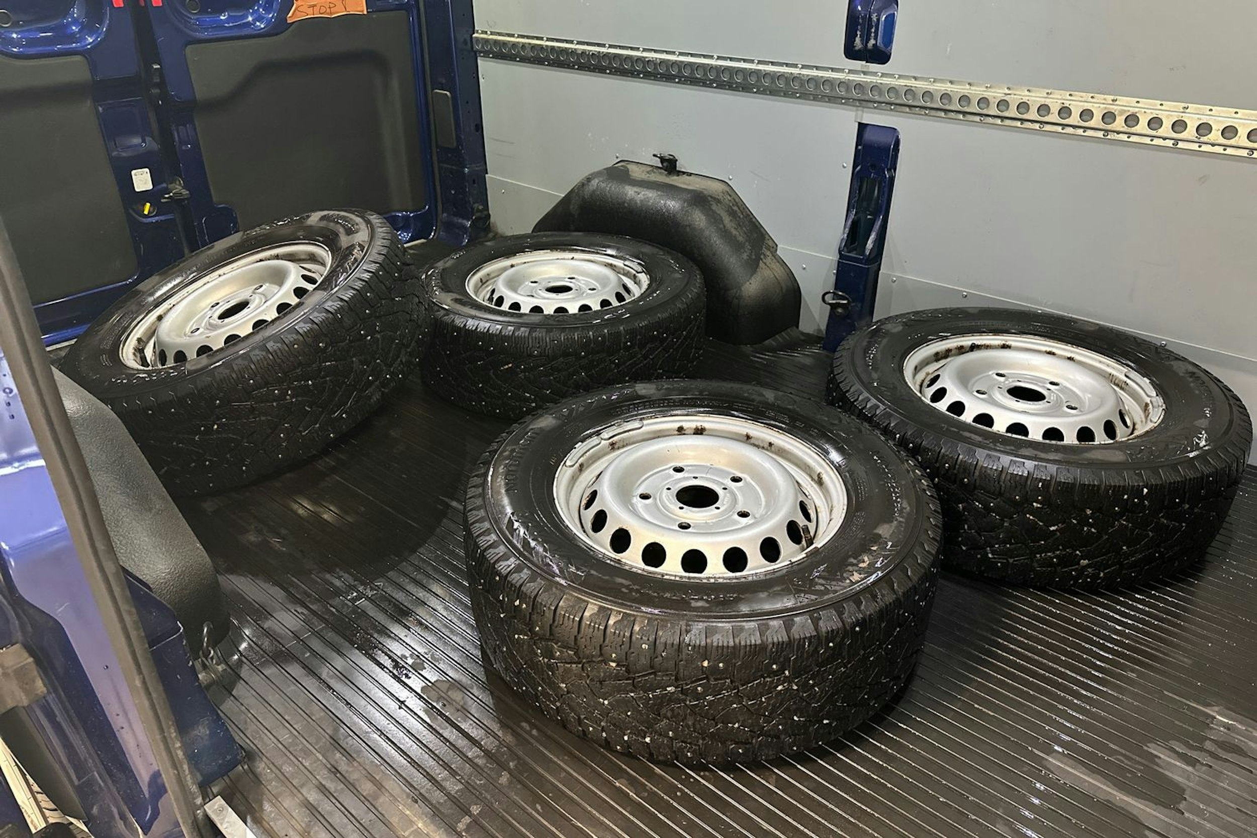 sininen Ford Transit 2017 kuva 15.