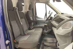 sininen Ford Transit 2019 kuva 11.