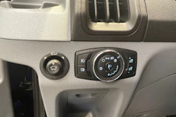 sininen Ford Transit 2019 kuva 22.