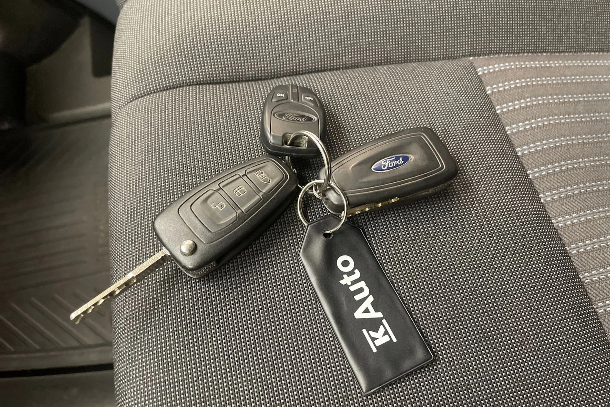 sininen Ford Transit 2019 kuva 34.