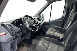 valkoinen Ford Transit 2018 kuva 3.