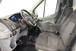 valkoinen Ford Transit 2018 kuva 7.