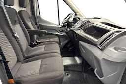 valkoinen Ford Transit 2018 kuva 9.