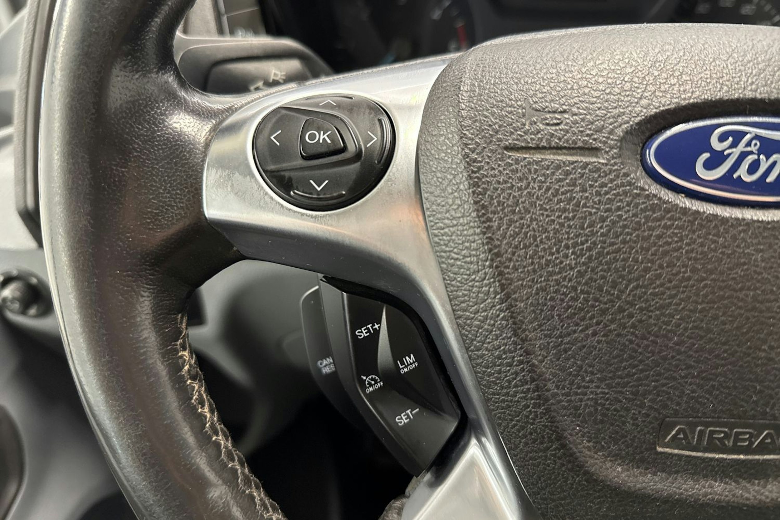 valkoinen Ford Transit 2018 kuva 14.