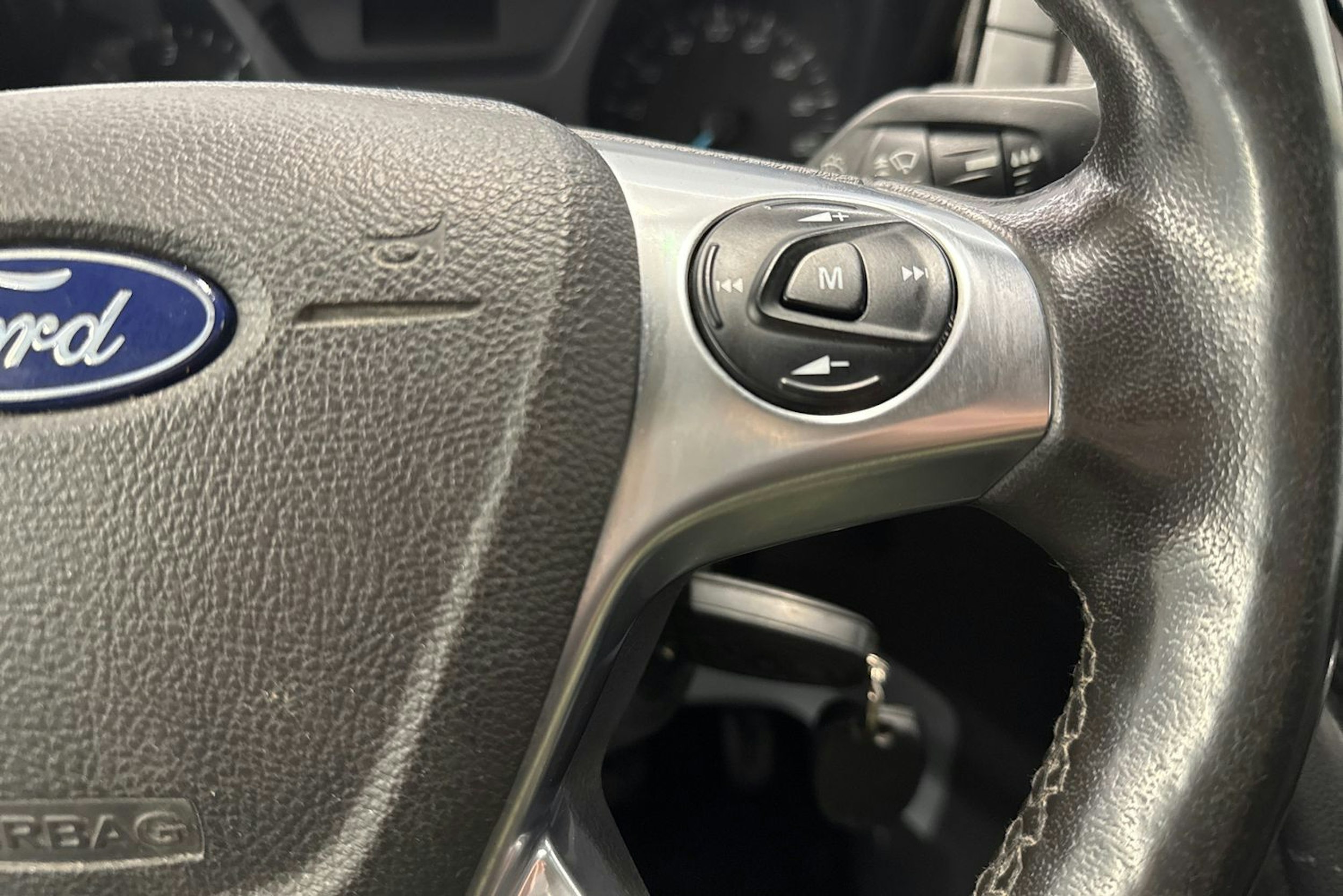 valkoinen Ford Transit 2018 kuva 15.