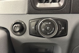 valkoinen Ford Transit 2018 kuva 17.