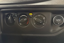 valkoinen Ford Transit 2018 kuva 21.