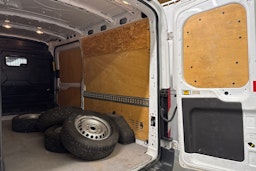 valkoinen Ford Transit 2018 kuva 22.