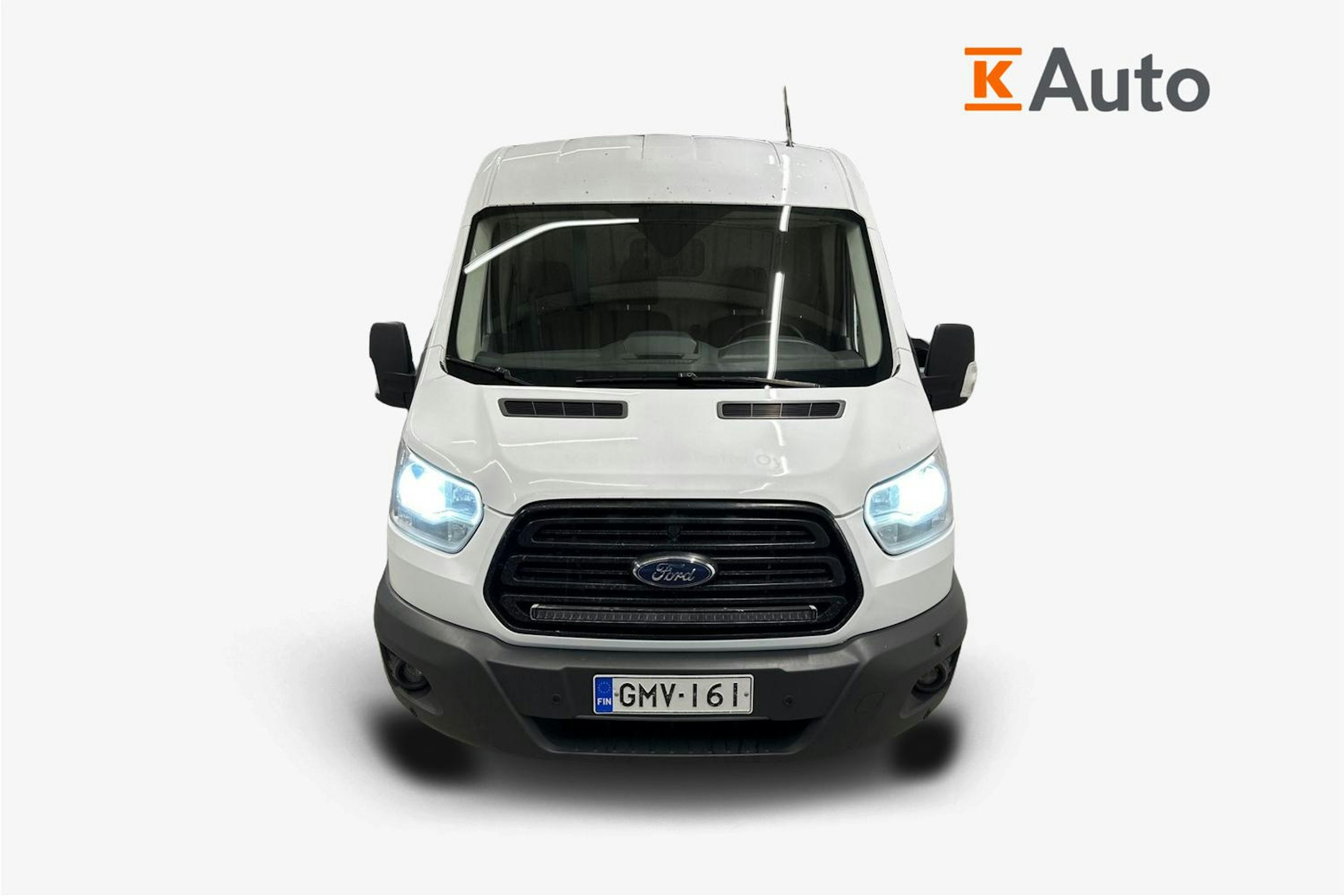 valkoinen Ford Transit 2018 kuva 4.
