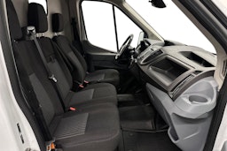 valkoinen Ford Transit 2018 kuva 8.