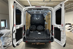 valkoinen Ford Transit 2018 kuva 15.