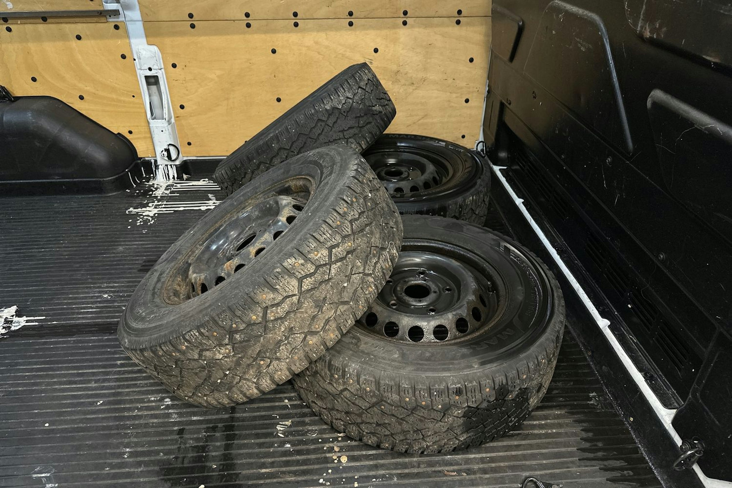 valkoinen Ford Transit 2018 kuva 18.