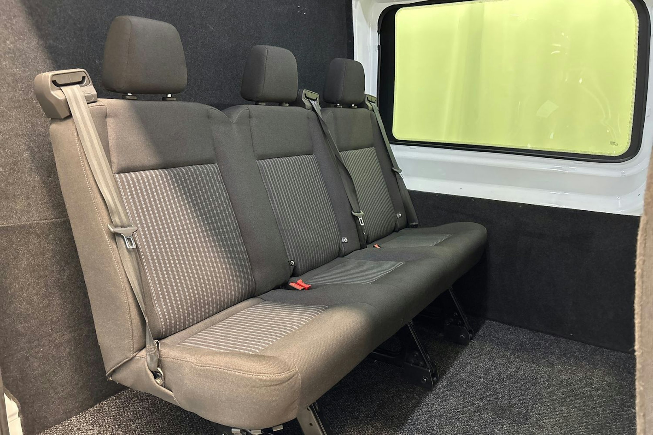 Valkoinen Ford Transit 2018 kuva 15.