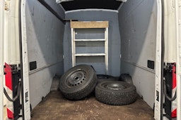 Valkoinen Ford Transit 2018 kuva 17.