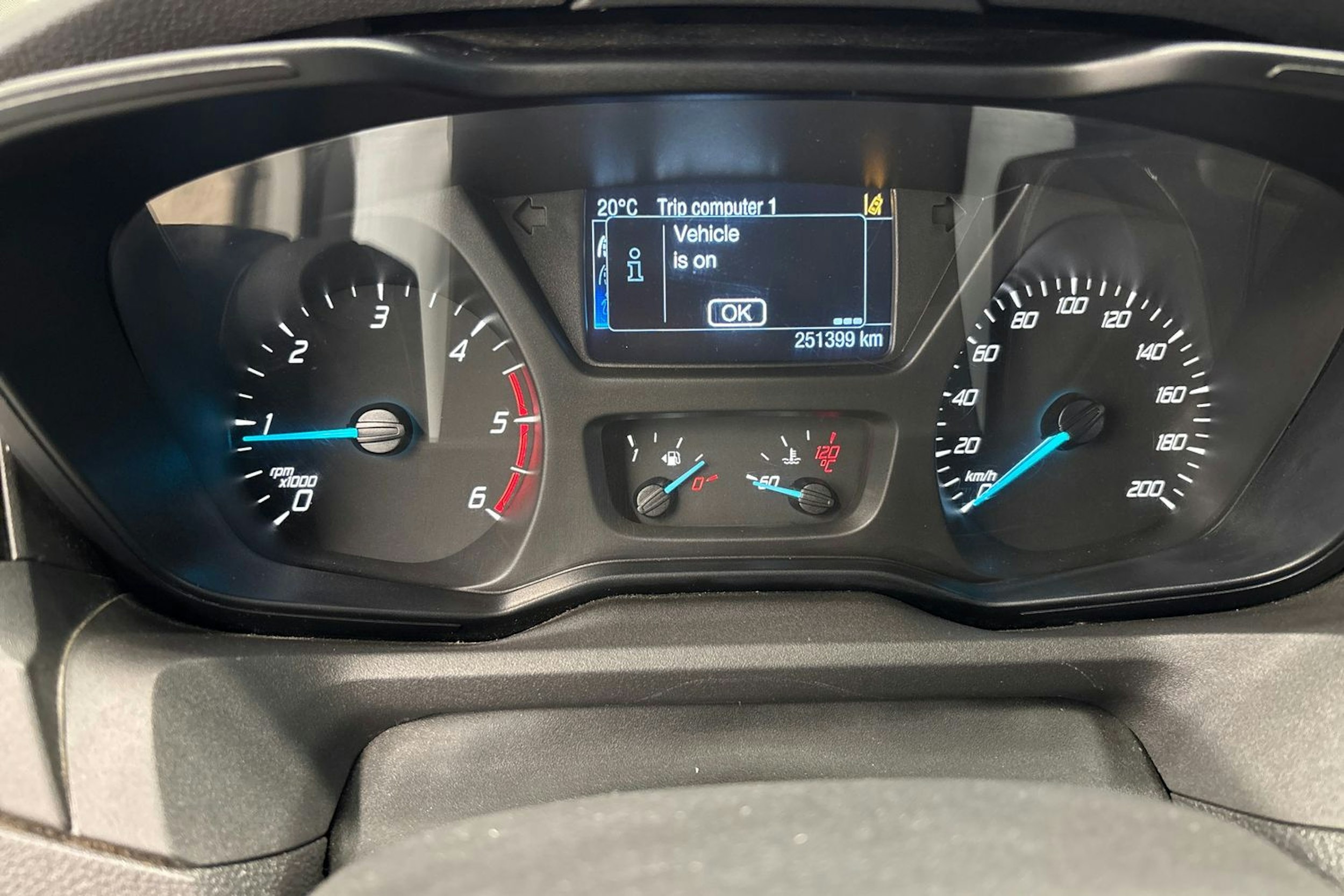 Valkoinen Ford Transit 2018 kuva 19.