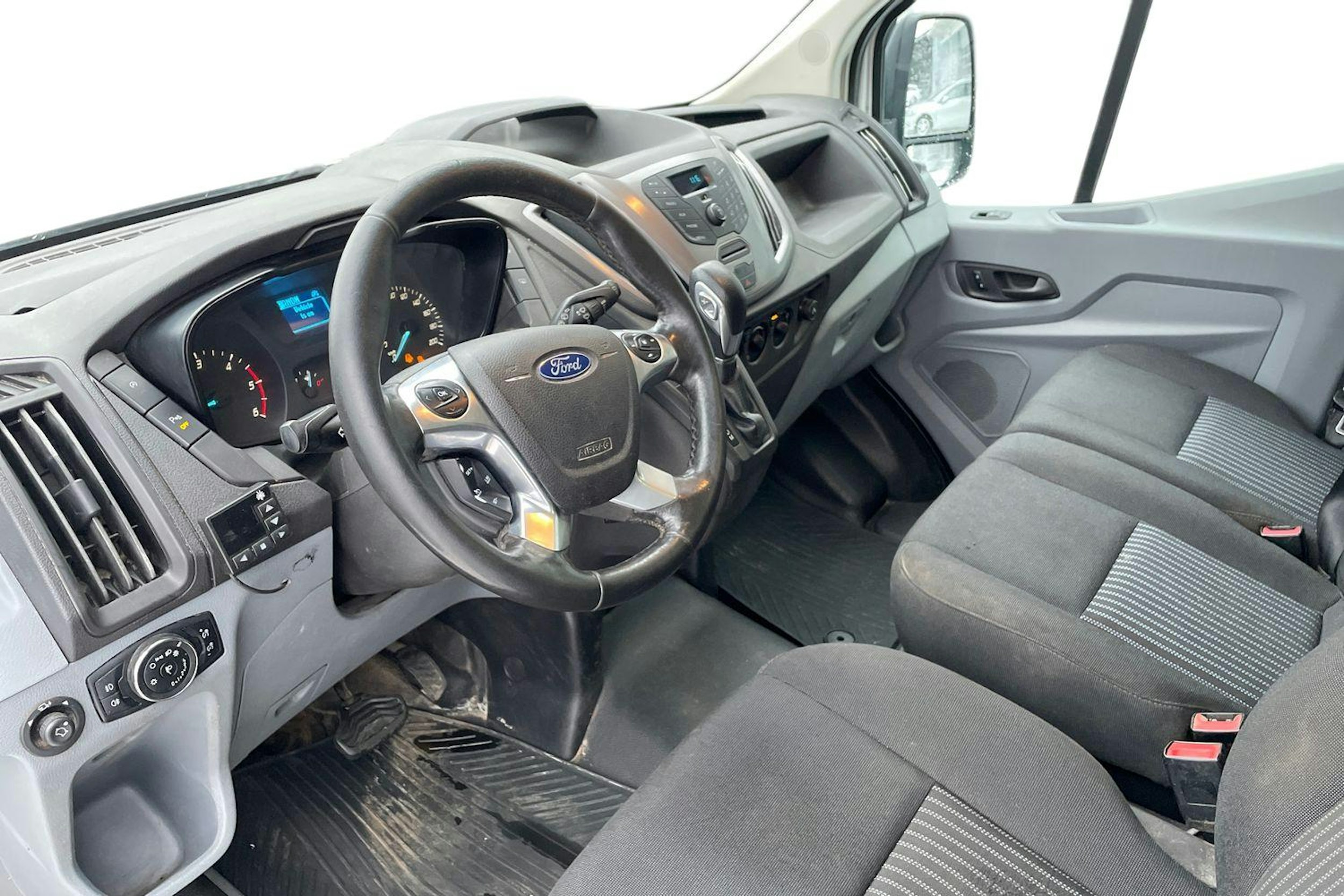 Valkoinen Ford TRANSIT 2018 kuva 9.