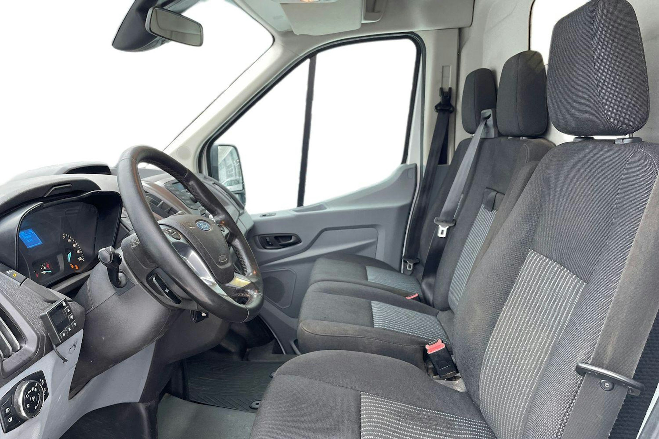 Valkoinen Ford TRANSIT 2018 kuva 10.