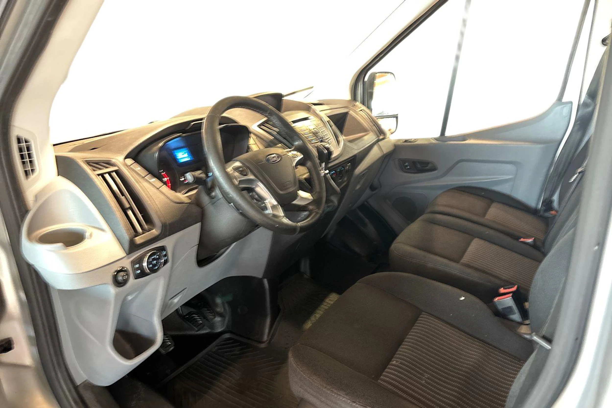 Harmaa Ford TRANSIT 2018 kuva 8.