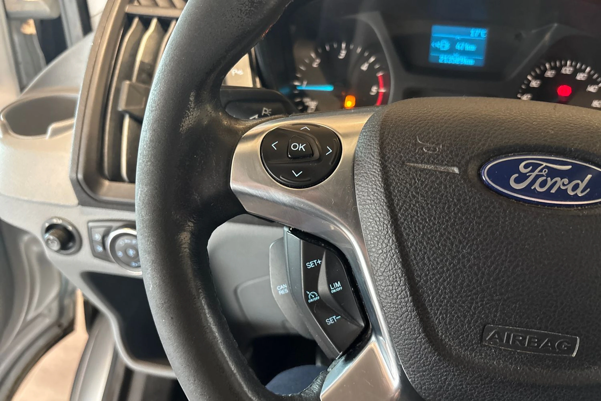 Harmaa Ford TRANSIT 2018 kuva 17.