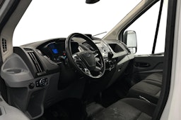valkoinen Ford Transit 2018 kuva 6.
