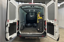 valkoinen Ford Transit 2018 kuva 12.