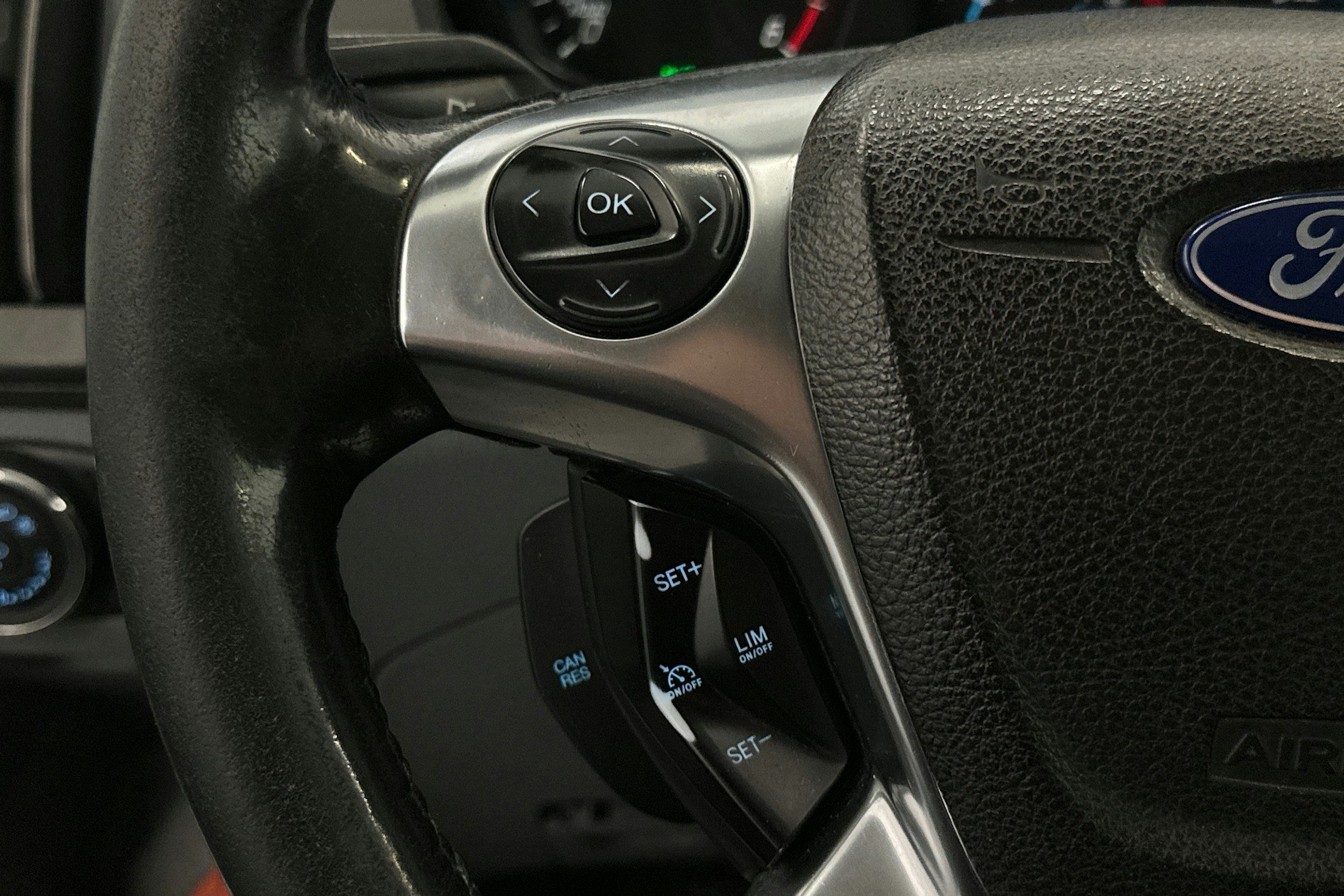 valkoinen Ford Transit 2018 kuva 17.