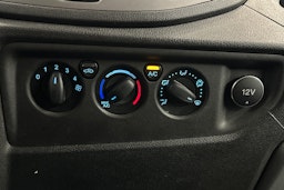 valkoinen Ford Transit 2018 kuva 22.