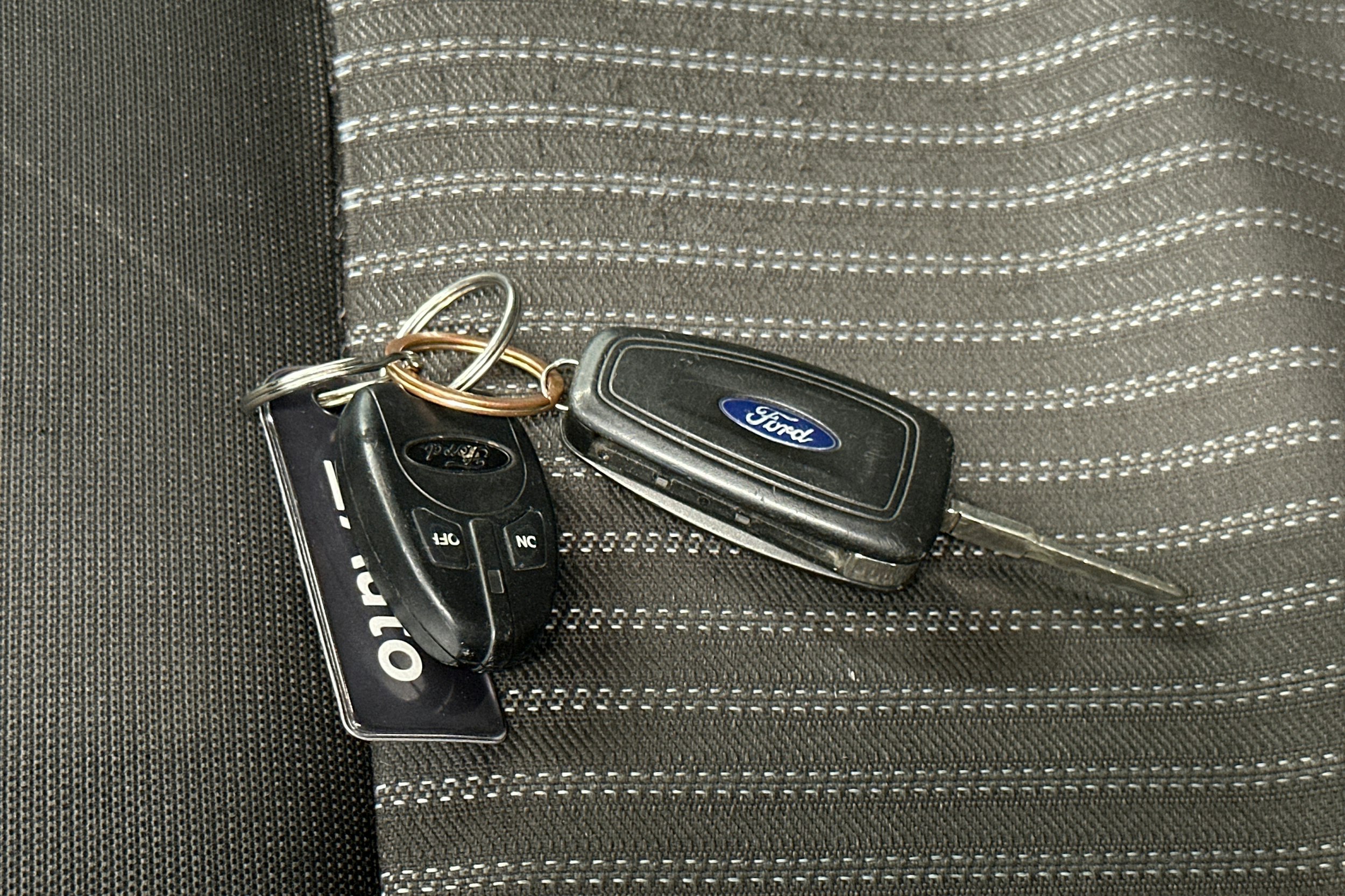 valkoinen Ford Transit 2018 kuva 23.