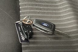 valkoinen Ford Transit 2018 kuva 23.
