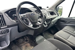 valkoinen Ford Transit 2018 kuva 3.