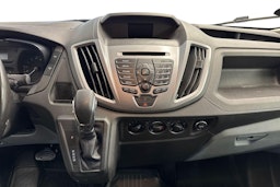 valkoinen Ford Transit 2018 kuva 9.