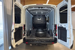 valkoinen Ford Transit 2018 kuva 16.