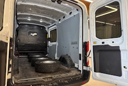 valkoinen Ford Transit 2018 kuva 18.