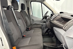 valkoinen Ford Transit 2018 kuva 19.