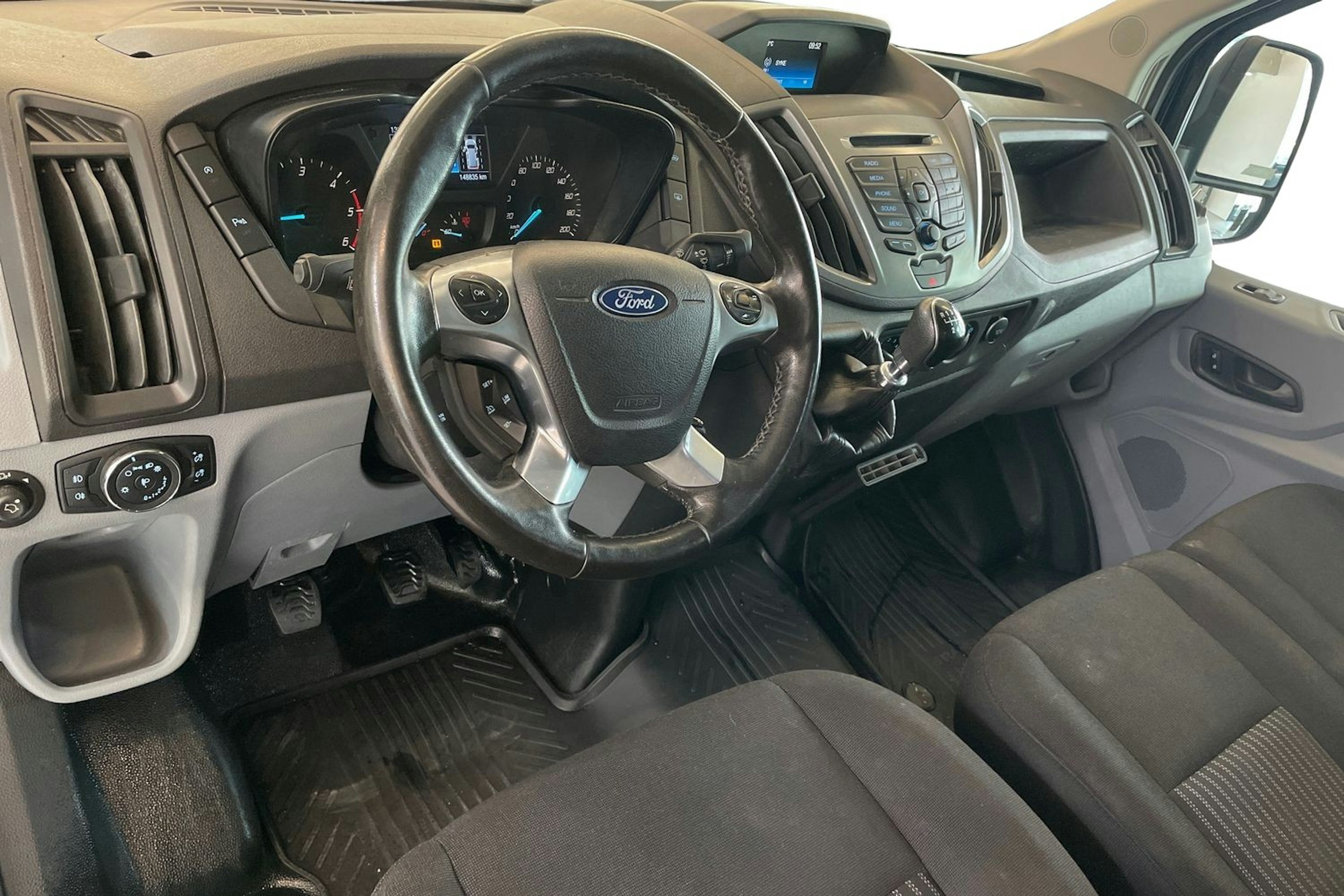 Musta Ford TRANSIT 2018 kuva 7.