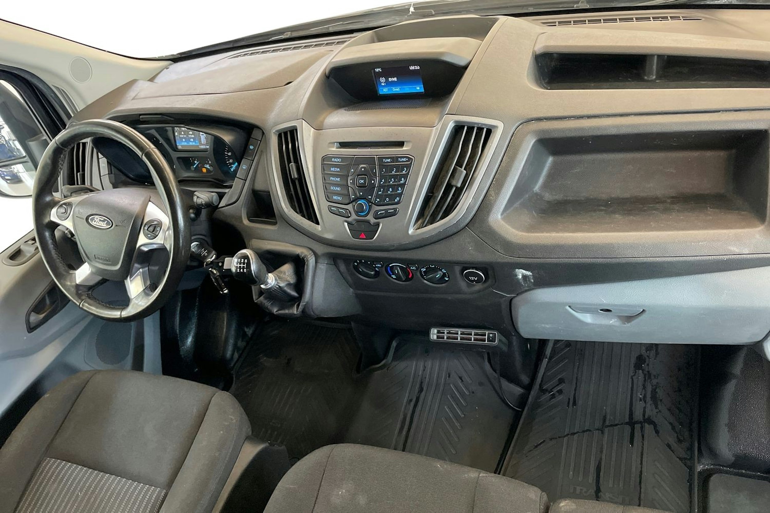 Musta Ford TRANSIT 2018 kuva 9.