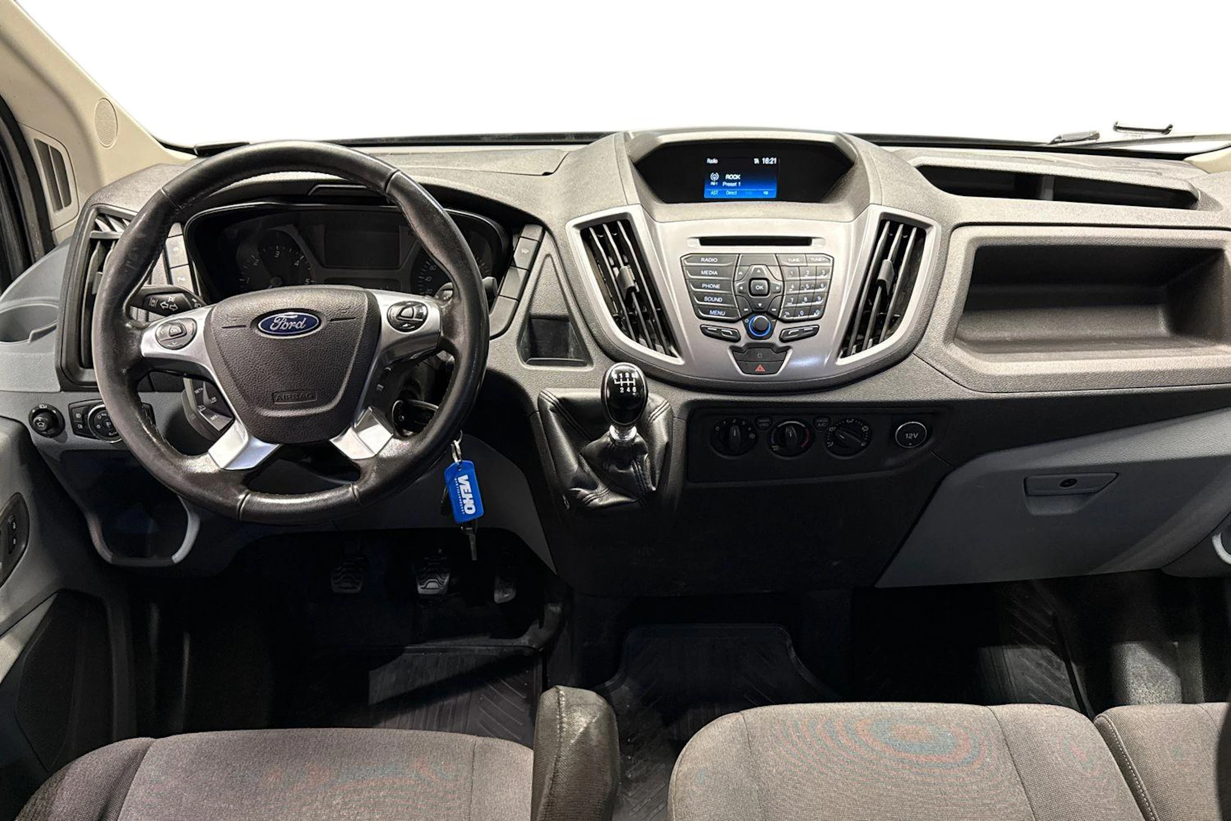 harmaa Ford Transit 2018 kuva 9.