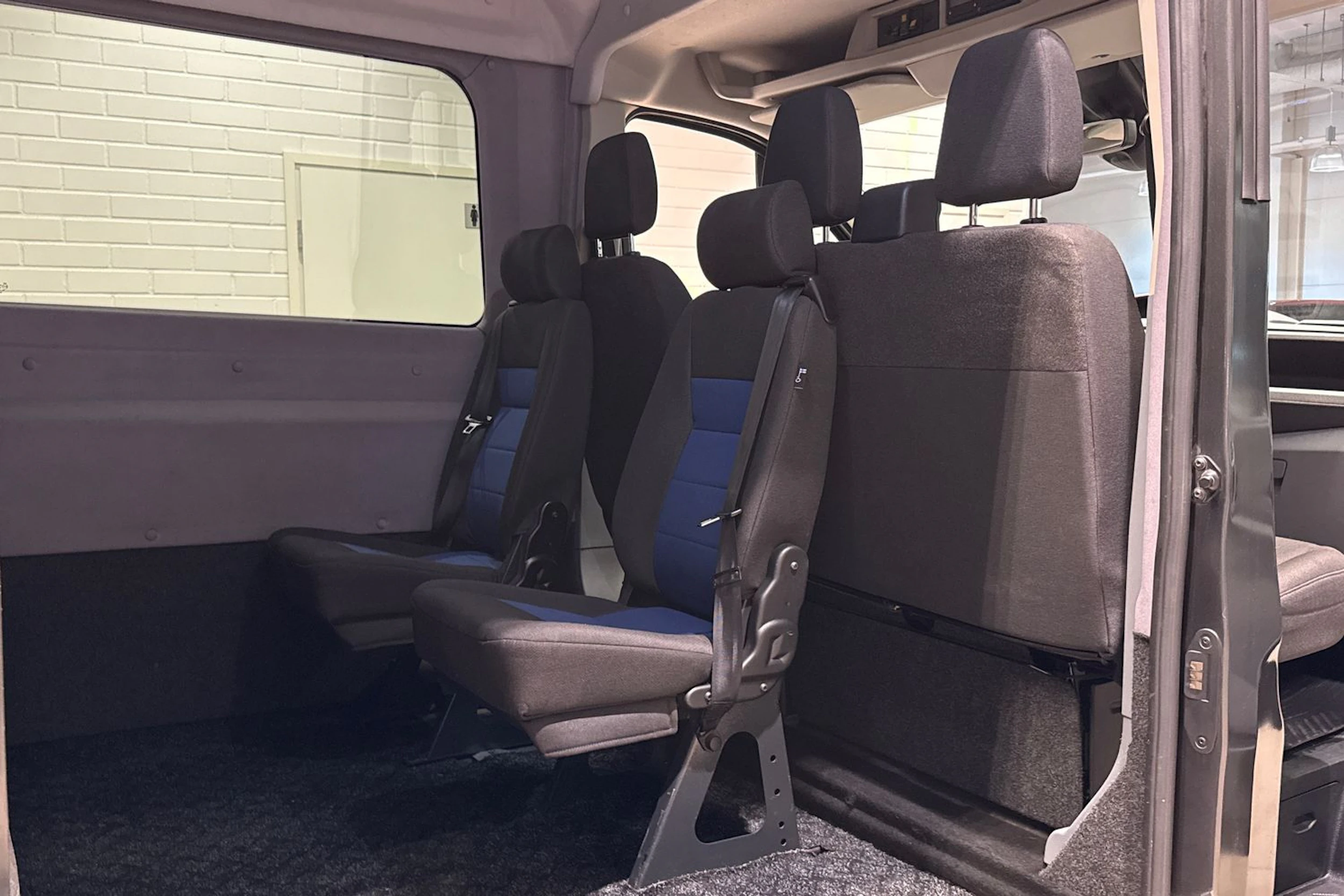 harmaa Ford Transit 2018 kuva 16.