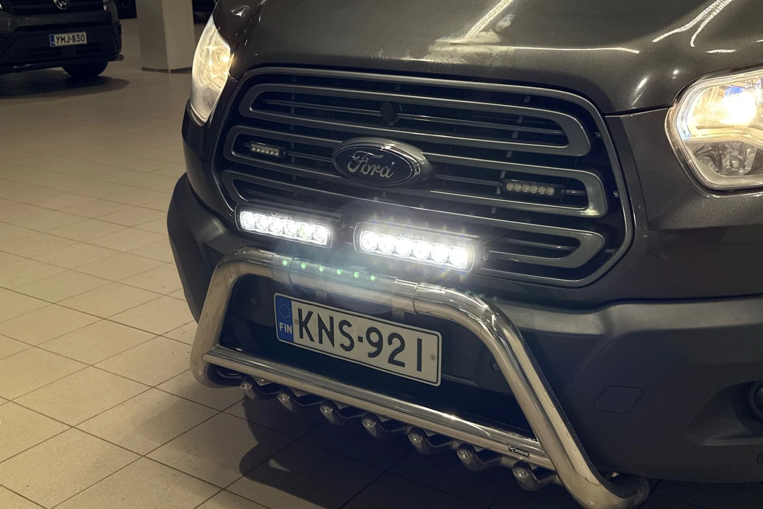 harmaa Ford Transit 2018 kuva 31.