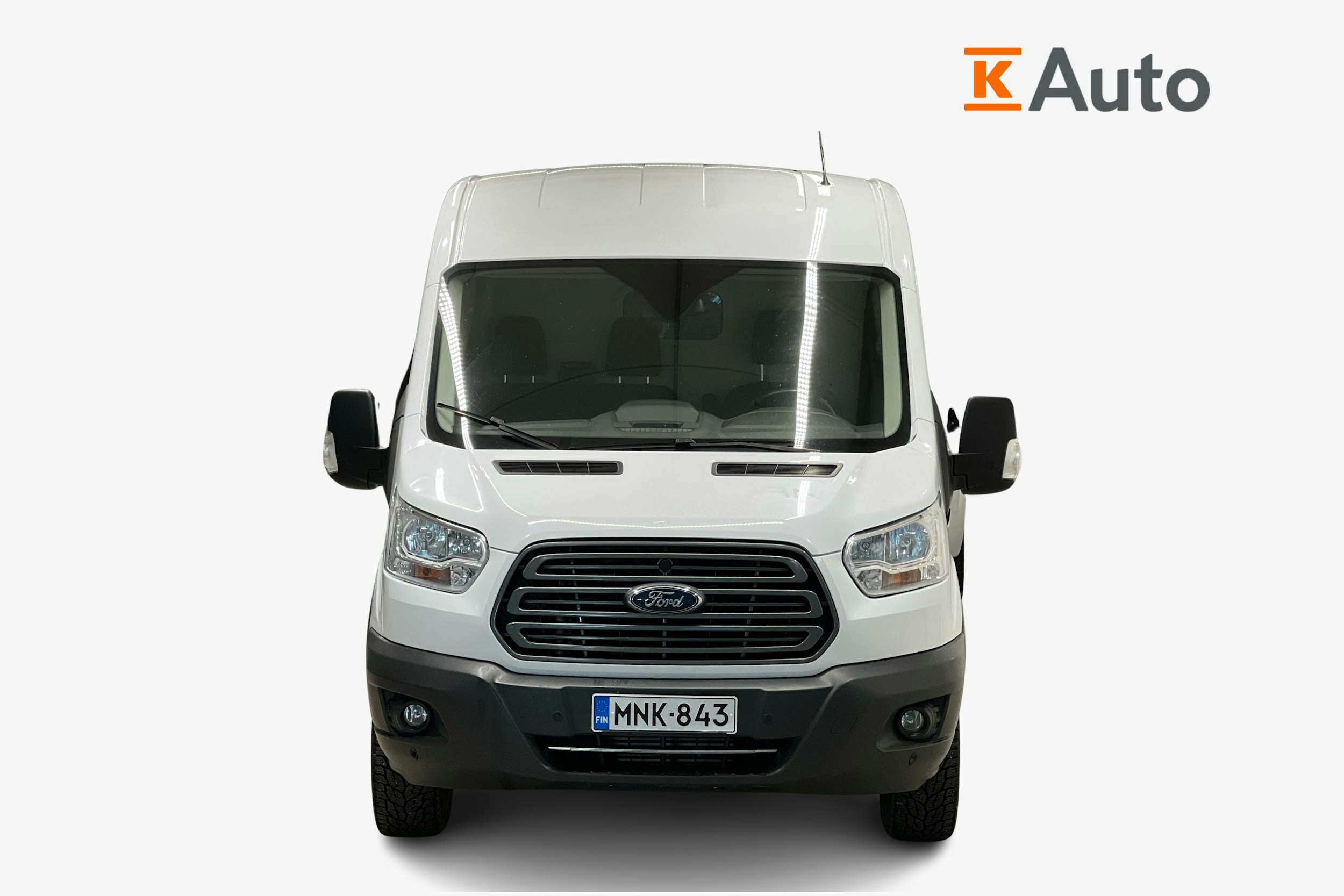 valkoinen Ford Transit 2018 kuva 4.