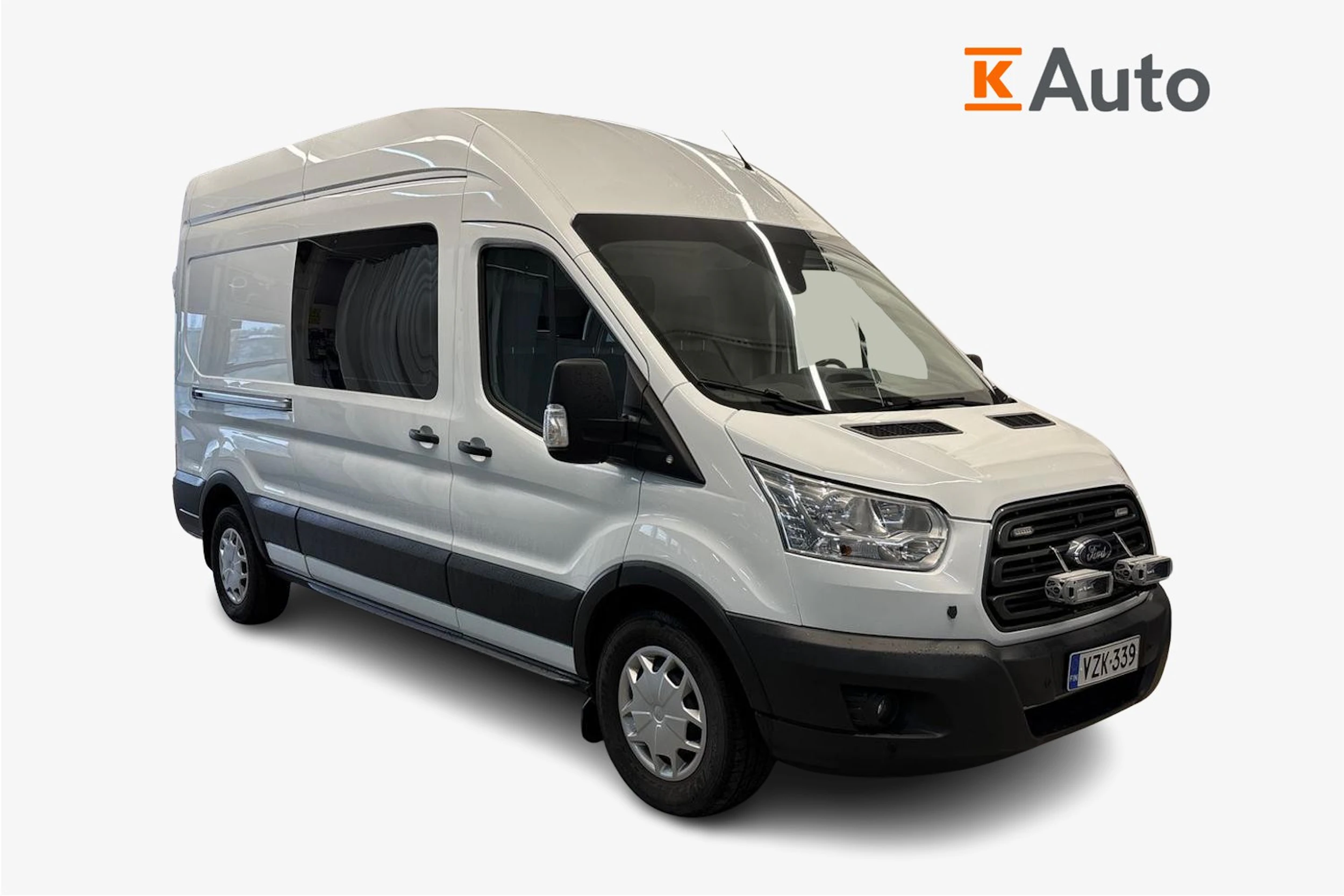 valkoinen Ford Transit 2018 kuva 1.
