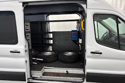 valkoinen Ford Transit 2018 kuva 15.