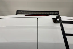 valkoinen Ford Transit 2018 kuva 17.