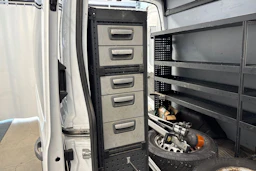 valkoinen Ford Transit 2018 kuva 25.