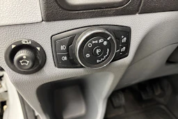 valkoinen Ford Transit 2018 kuva 29.