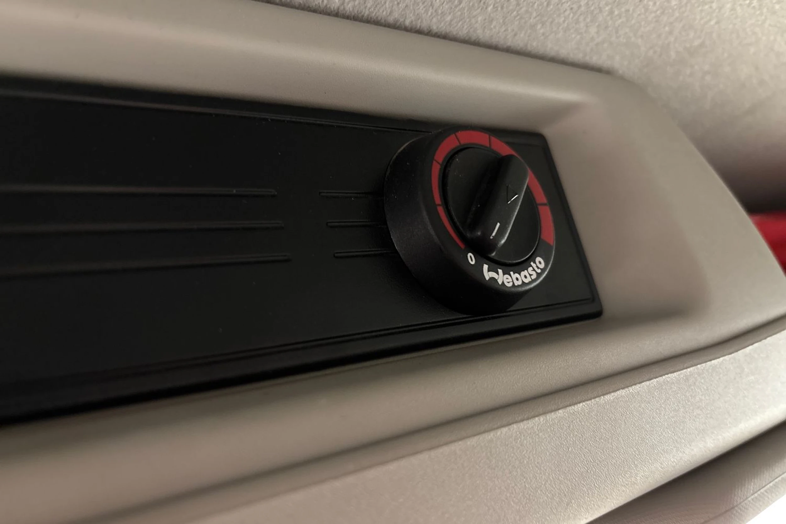 valkoinen Ford Transit 2018 kuva 37.