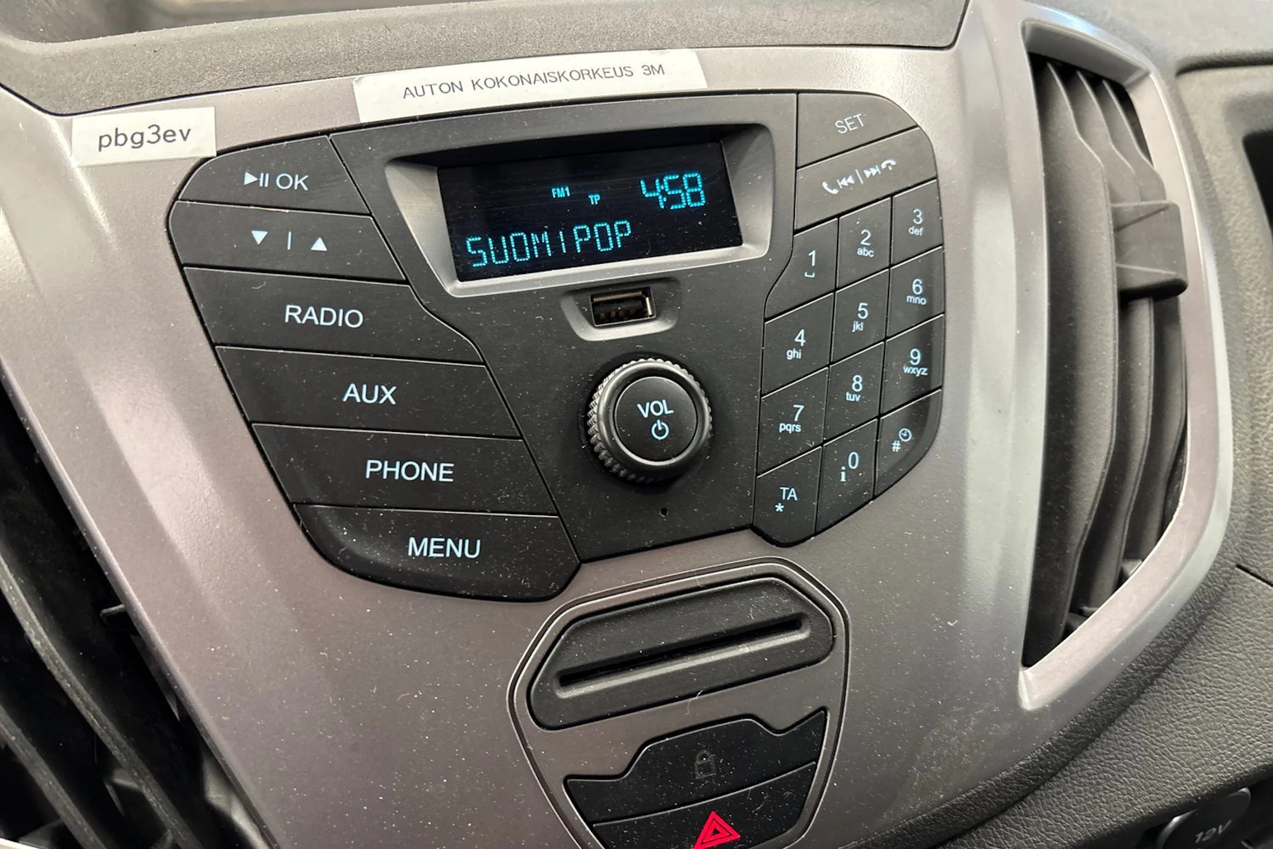 valkoinen Ford Transit 2018 kuva 39.