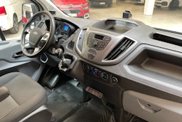harmaa Ford Transit 2018 kuva 13.