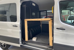 harmaa Ford Transit 2018 kuva 14.